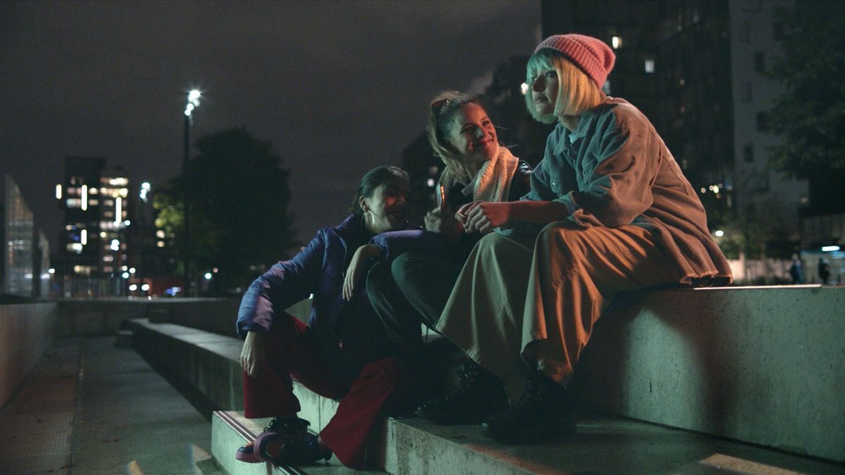 La série <a href="/a_s_officiel/">Amours solitaires</a>, tirée du livre de <a href="/MorganeOrtin/">Morgane Ortin</a> est sortie 🎉 Suivez-la dans deux formats : 
📱 sur le nouveau compte Instagram d' @artefr : ARTE_asuivre, comme si vous étiez dans leurs téléphones, 
👫 sur celui de <a href="/francetvslash/">Slash</a>, pour être à leurs côtés