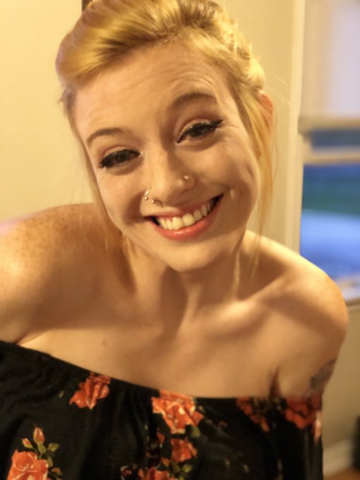 Babyybutt’s pics and videos