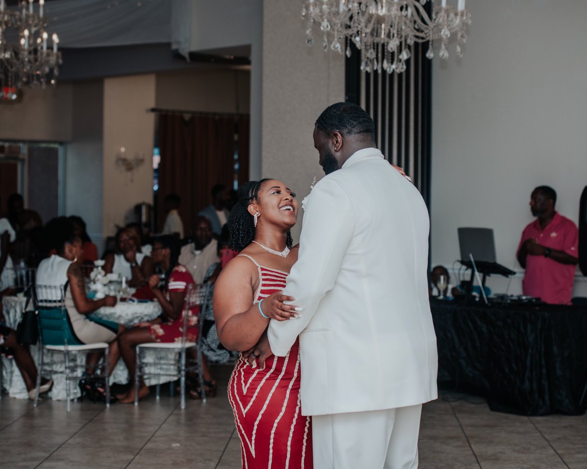 Bhubbliyy_B's tweet photo. Im married to my BestFriend #StayOutMyDms https://t.co/6QpB217eAG