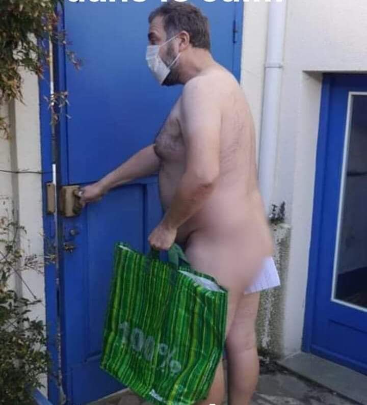 ChalardMehdi's tweet photo. Quand un naturiste va faire ses courses avec son #attestation.😂😂😂😂 #COVID19 #humour https://t.co/jlPGce7oAO
