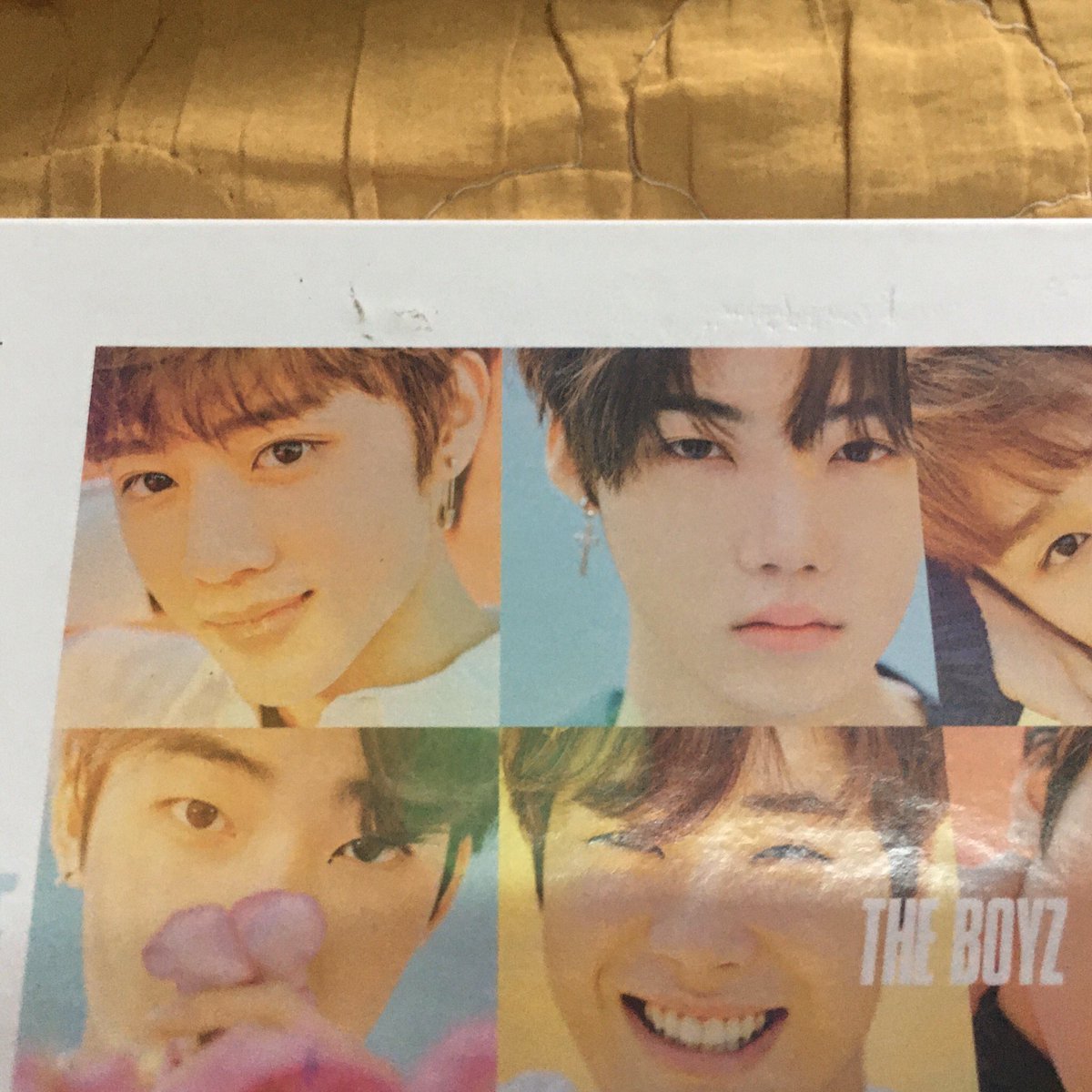 BabyLShop08's tweet photo. โควิดทำพิษ! เทอัลบั้มสุดๆไปเลยเพราะตกงานค่ะ! อัลบั้ม The Boyz มีตัวอัลบั้มและโปสการ์ดครบทุกคน มีตำนินิดหน่อย ลดเหลือ200฿ รวมส่ง  #ตลาดนัดtheboyz #ตลาดนัดหนุ่มดอกไม้ #ตลาดนัดรวมด้อม https://t.co/oxW0KjcrxY
