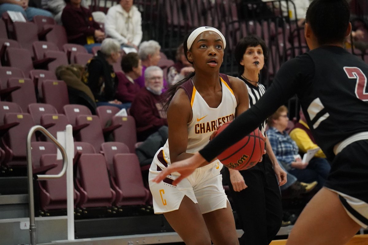 ucwv_athletics's tweet photo. Happy #NationalStudentAthleteDay to our Golden Eagles! We can't wait to have you back on campus doing what you do best! #WingsUp https://t.co/Z9J0qePbfm