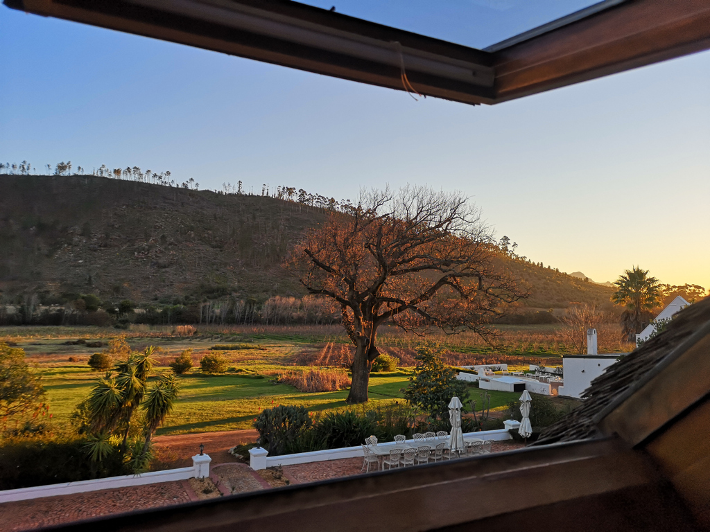RicketyBridgeW's tweet photo. SHARE YOUR VIEW | Lockdown has given us a renewed appreciation the small things. Like our surroundings. ⁠
⁠
📷 : The lockdown view from Basse Provence. ⁠
⁠
What does your view look like? ⁠
⁠
#LockdownWithRickety #BasseProvence #AppreciationPost https://t.co/bCkZpO1PPG