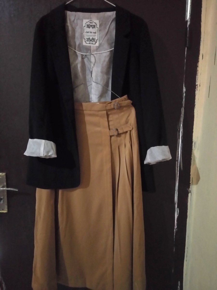 2ndstorestuff's tweet image. Thrift preloved blazer hitam, bisa satu set sama rok coklatnya

Set dengan rok 150rb
Bisa pakai shopee yah gratis ongkir #thrift #prelovedblazer #prelovedrok