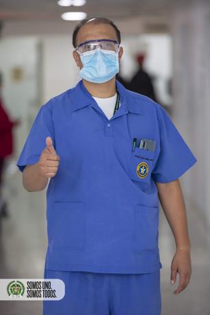 PoliciaColombia's tweet image. Hoy hacemos un reconocimiento al personal profesional de la salud de los hospitales, gracias porque día tras día entregan todo de sí para ayudar a los demás. #HéroesAnónimos #HOCEN #DISAN