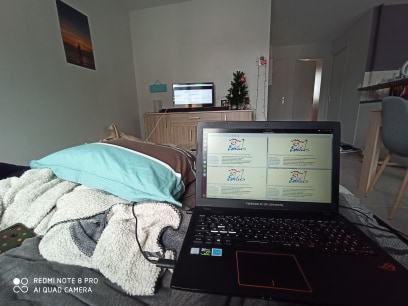 Pendant ce temps de confinement et de travail à distance (quoi ?), nous vous avons concocté un petit défi pour tuer le temps! « Setup de cours à distance » ! À vos appareils photos!  Vous avez jusqu'au 13/04 12h! 

PS : petits exemples pour vous inspirer ;)