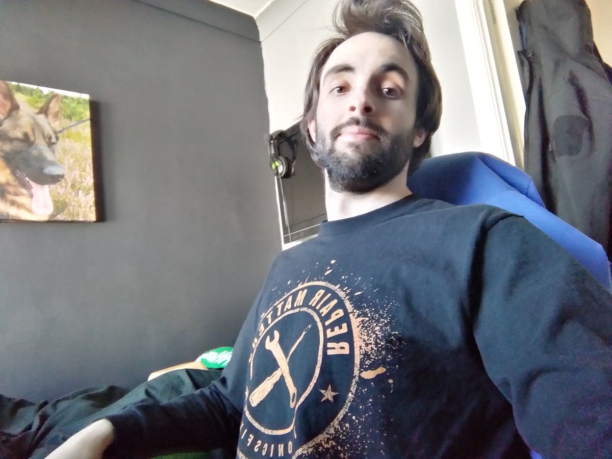 AH_Howesy's tweet photo. I know im in repair mode when im rocking my @TronicsFix t-shirts because they are so soft and comfortable. Plus #RepairMatters and it is very important to me. https://t.co/ODiIpvG933