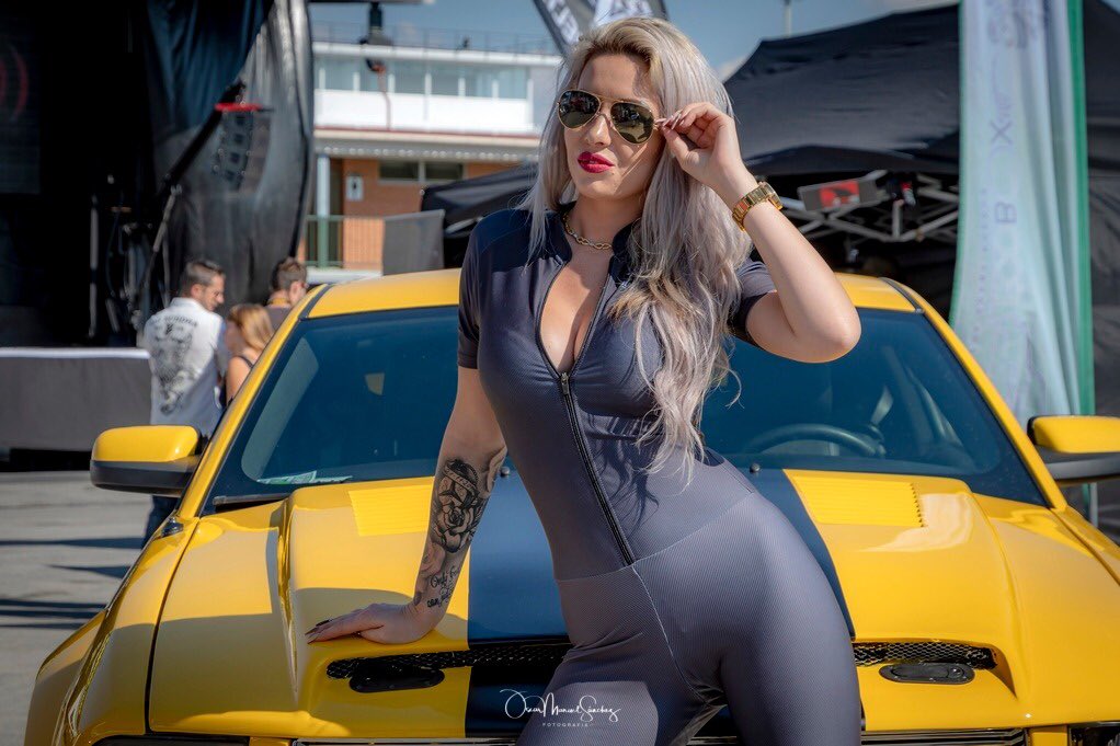 omsfotografia's tweet photo. #modelo de Última Vuelta Trackdays @Loredana 
Circuito del Jarama - RACE #pitbabies
 #sportphotography #models #racing #Girls https://t.co/PqYhh7Nk8Y