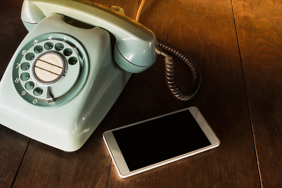 amynewmark's tweet photo. A daily phone call is a lifeline for many, particularly now. Alicia's mom surely had the right idea! Read her story from our new book, #CSSTheMagicofMoms in today's free newsletter: https://t.co/dpf5ctzTGT https://t.co/K4x7F8z6Sr