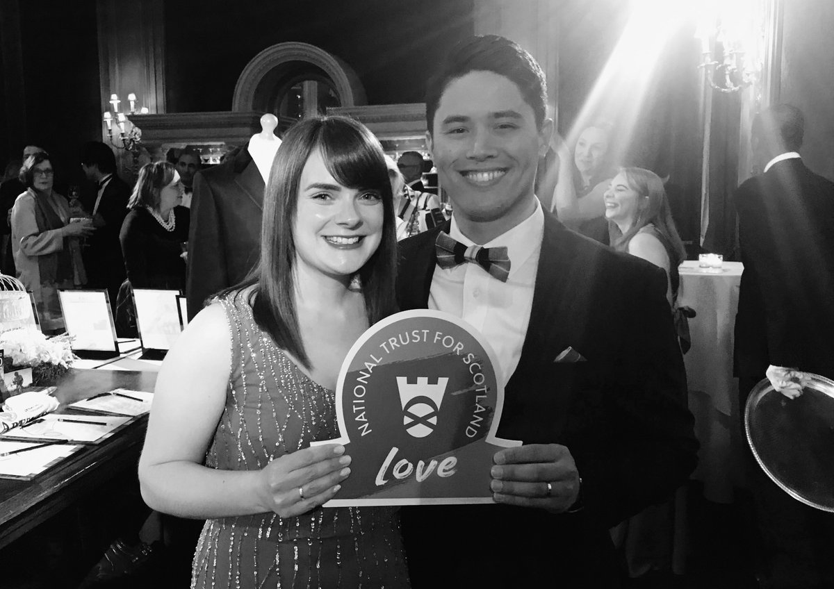 KatieMacL's tweet photo. In the absence of physical parades and parties for this year's @nyctartanweek, I'm celebrating #VirtualTartanDay with a look back at past @ScotWeek events – and with a @harrisdistiller G&amp;T later on tonight! https://t.co/i4EOnitUOt