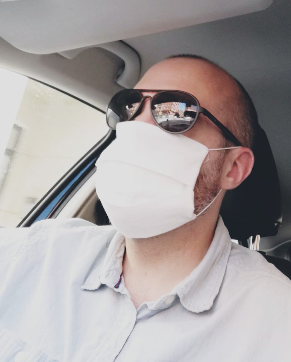 sindicatdeltaxi's tweet photo. 😷 @jsaurazquin #UIBSTAC ja té la seva mascareta q confeccionen solidàriament @DonesSant per taxistes de l'#AMB i altres col·lectius essencials. RECORDEU: C/Galvany, 13 l'#Hospitalet Horari:10h-13h i 16h-19h. Moltíssimes gràcies per aquesta iniciativa #TotSortiràBé #JoActuo 👏🏻👏🏻 https://t.co/smJhmA1y4X