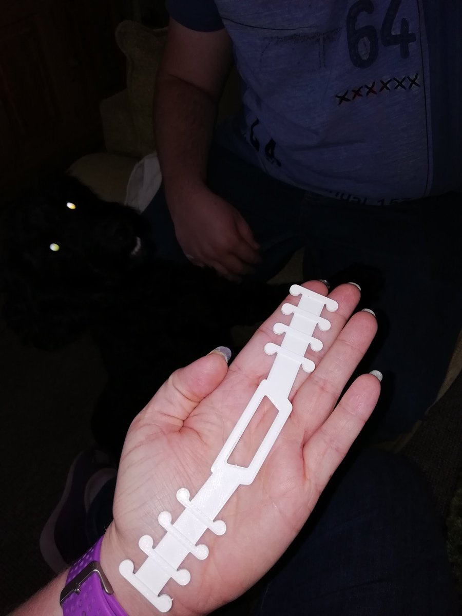 CreativeNwa's tweet photo. @Mrs_S_Thomas_ @JasonWing10 @NealeWade @ActiveLearningT Sarah, could you ask your friend if these will work with their masks they use please? My other half is making them on the 3D printers. https://t.co/gdWlkpQq5S