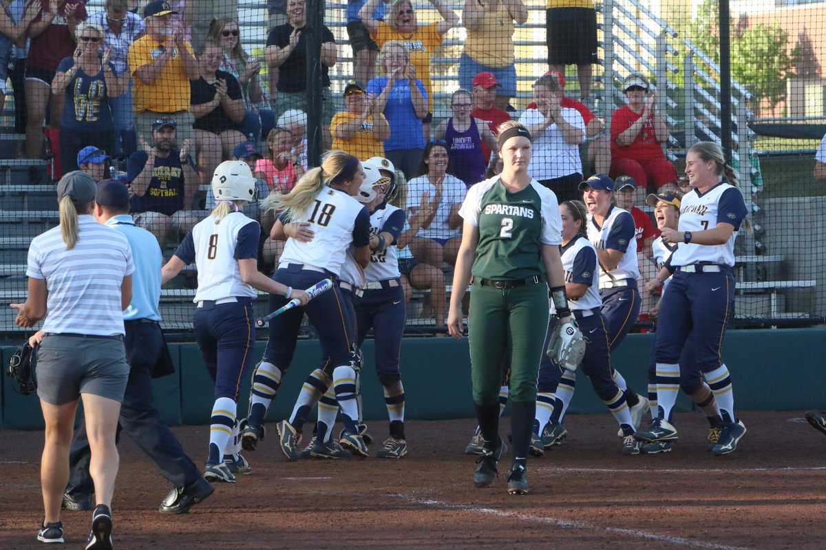 coach_twaddle's tweet photo. @NCAA Senior year, down 6-0 in 3rd inning, battled back to force extras, @CaylaAnn815 took the pitch for a passed ball in the 9th inning for the walkoff over Michigan State https://t.co/c0JESxYLgU