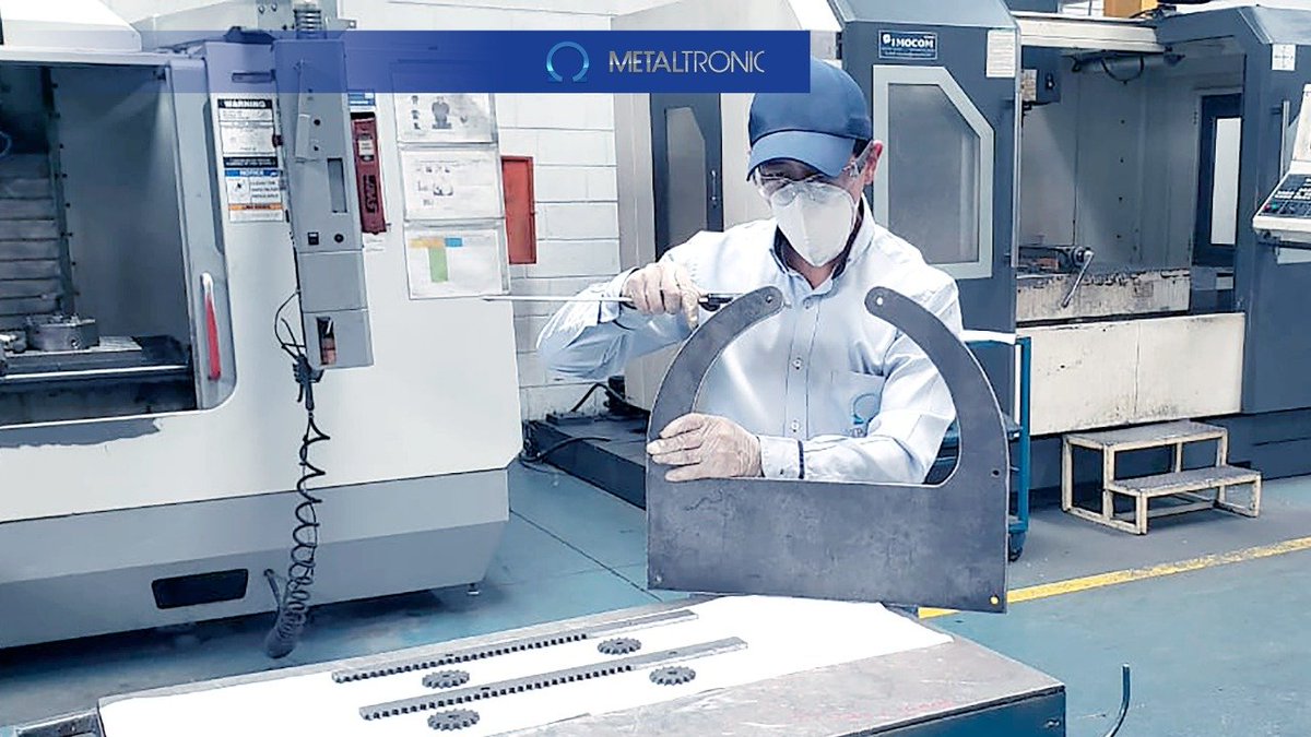 CinaeEc's tweet photo. Agradecemos a #Metaltronic, empresa de la industria automotriz, que apoya con la fabricación de componentes para un prototipo de ventilador de uso médico, junto a profesionales de primer nivel, para ayudar en esta dura crisis sanitaria. @IvanOntanedaB @Lenin @ottosonnenh https://t.co/V7igBEItW3