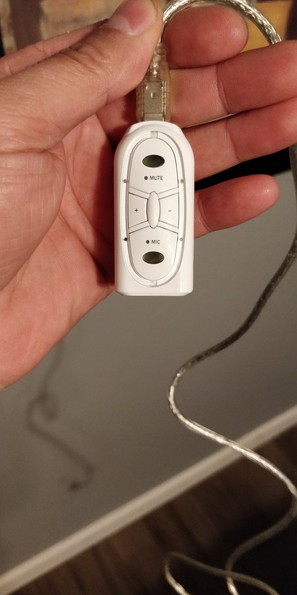 Fadeddeath's tweet photo. While looking through my old computer parts to find mice for my kids to use while being homeschooled, I came across this from @SteelSeries! It came with my favorite ever headset and despite the headset plastic cracking after years of use, I will never let this go!
#EVISCER8 https://t.co/bdXw74Pzo3