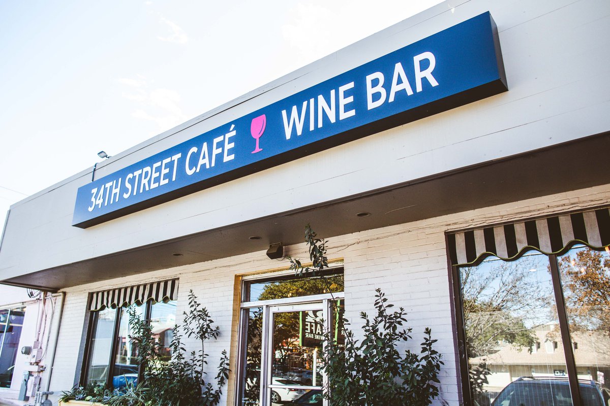 🐰 @34thstreetcafe is offering Easter Family Meals for pickup or delivery 🐣 Their Easter menu is full of delicious items like Bourbon Maple Glazed Ham, Crispy Harvest Green Beans + Glazed Carrots, and Coconut Cake - perfect for sharing with the family. Happy Easter everyone!