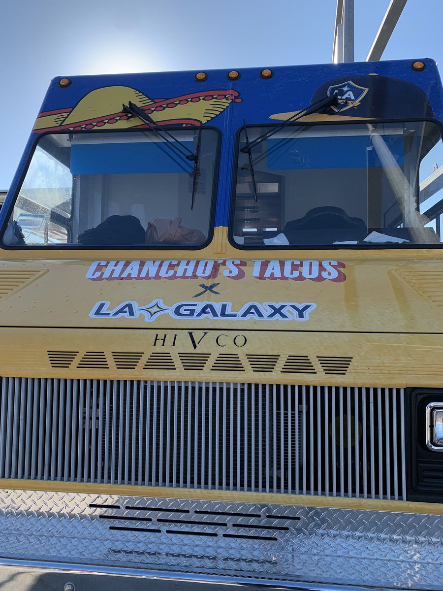 The @lagalaxy and us, @chanchostacos 🌮 Will be going around L.A serving delicious food to Community Workers 👩🏻‍⚕️ 👨🏻‍⚕️👷🏻‍♀️👷🏼👮🏻‍♀️👮🏻‍♂️👩🏻‍🚒👨🏻‍🚒 The true heroes during these unprecedented times 🦸🏻‍♀️🦸🏻🦸🏻‍♂️ #thankyou