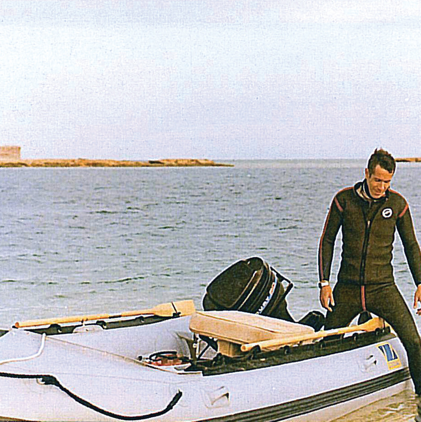 zmanmagazine's tweet image. "Sudan was one of our finest hours -- the enlistment of an entire defense establishment for a truly altruistic purpose."

Read ZMAN's riveting Pesach interview with Gad Shimron, who helped smuggle Ethiopian Jews to Israel via a Mossad-run diving resort on the Red Sea.