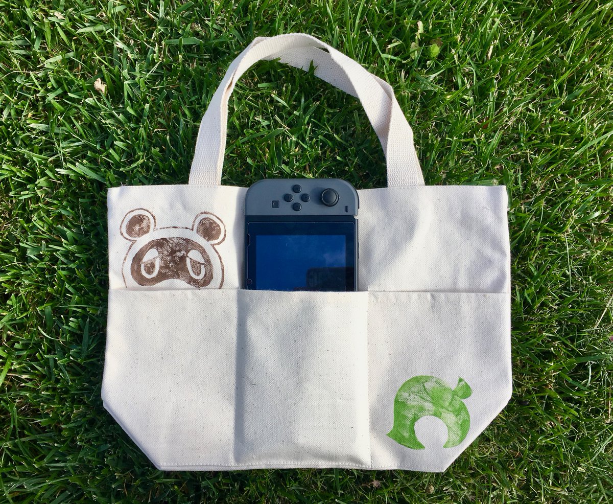 MiniMadeFriends's tweet photo. Happy #bunnyday!🐰
I just got into making my own stamps, so I decided to stamp these totes! The pockets make them PERFECT for a switch and switch accessories!

✨Buy this bag here! https://t.co/UfoXn08vXN https://t.co/d53DSKZ24K