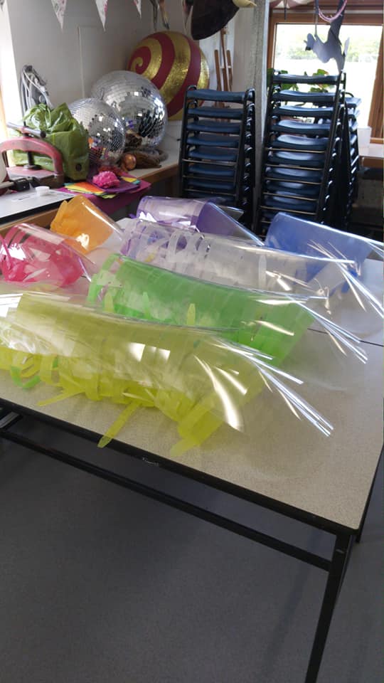 school_kings's tweet photo. An amazing team effort from staff @school_kings who today made and safely delivered 128 masks to Winchester Royal Hampshire County Hospital. Well done Mrs Churcher, Mrs Wright, Ms Honour &amp; Mr Webb. #UnaLaborantes #WorkingTogether #StayHomeSaveLives https://t.co/vmLk0pBUxA