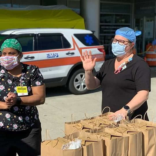 ThayerStreetPVD's tweet photo. We are so proud of Angie Lim, and her staff at HENG. Today they prepared 150 free meal boxes for families in need, staff at the Rhode Island Hospital emergency room.(working) and Women & Infants Hospital of Rhode Island.
#thayerstreetpvd #payingitforward
#goprovidence https://t.co/v31CjXd7Jw
