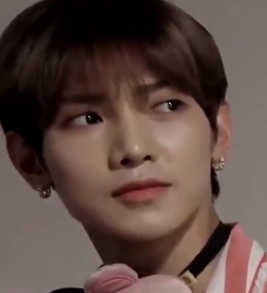 Yeosang: part-timer, any shift- the backbone of this subway- possibly the only one who actually knows how to bake the bread at this point- REFUSES to serve customers with bad vibes- silent worker- he wrote the snarky graffiti on the bathroom wall -has a life outside of this