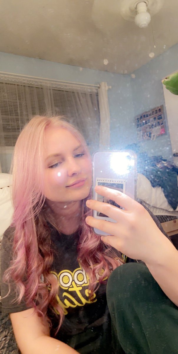 sweetsvet_13's tweet photo. Love this new hair! https://t.co/hOgNOEupOx