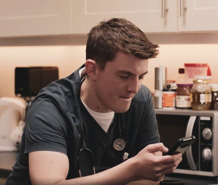 pigeon_parker's tweet photo. Im pretty sure he was texting Fenisha ๐ฅฐ๐ #wilesha #willnoble #casualty https://t.co/zeelfXwp9z
