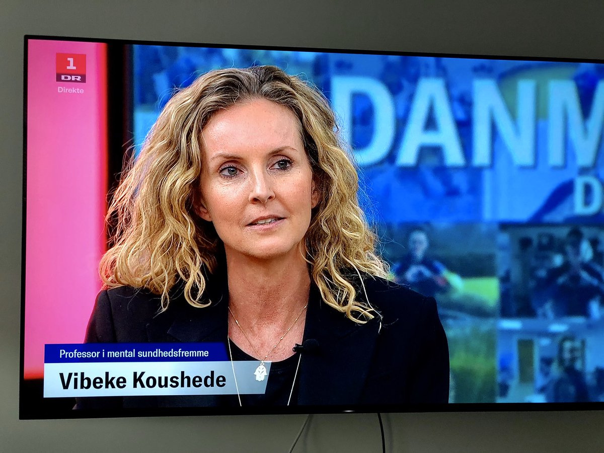 Koushede's tweet photo. Min seje hustru fortalte til aften på DR1 om det vi kan gøre for vores mentale sundhed i disse vanskelige tider @vkoushede #mentalsundhed #abcformentalsundhed @KuSamf https://t.co/ZkmHdVRhzu