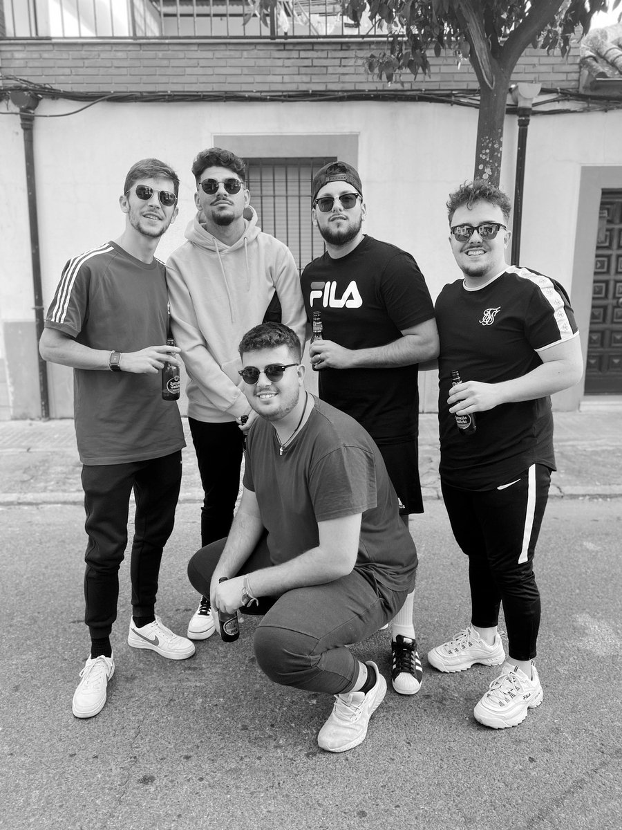PabloAmaro23's tweet photo. Palermo, Berlín, Denver, Bogotá y Helsinki 🧡🍻⚙️ https://t.co/3N1IcmnY53