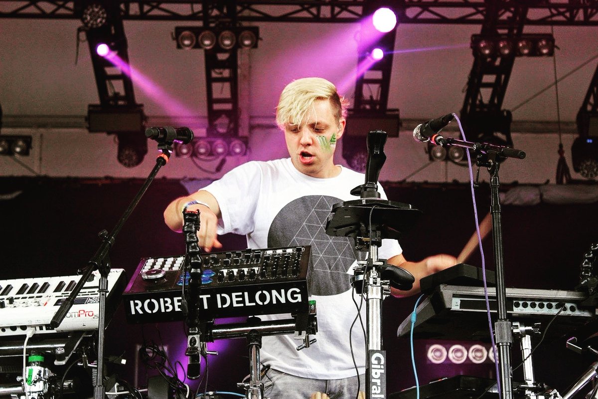 festivalstills's tweet photo. Robert DeLong at WayHome 2016
https://t.co/KYH2OZ9zBp
 #MusicMonday #wayhome #wayhome2016 @DeLongMusic @wayhomefestival #music #festival #festivalstills #musicfestival #concert #concertphotography #concertphotos @festivalwizards https://t.co/a1T0BN38od