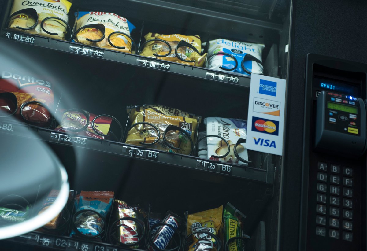 Here’s a real thing that happens in these internships: eating challenges.People will pool money for an intern who can eat a tub of mayo or every item in the vending machine, and then they will sit around egging him on and placing bets on his chances  https://trib.al/R7mbqwR 