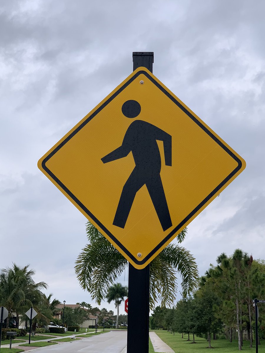 JenHataway's tweet image. Geometry is everywhere!  What shapes can you find?  #mathoutside @MickeyBanek @TeachLearnMeg @nomathhaters @DianaFedderman @JennSallas @evacwynar @superteacher524 @aschneider36 @denisemede @MikeFlynn55 @gfletchy