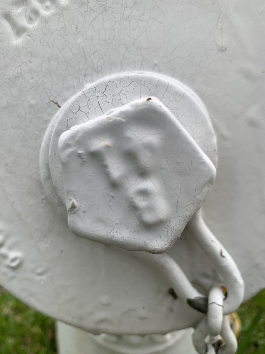 JenHataway's tweet image. Geometry is everywhere!  What shapes can you find?  #mathoutside @MickeyBanek @TeachLearnMeg @nomathhaters @DianaFedderman @JennSallas @evacwynar @superteacher524 @aschneider36 @denisemede @MikeFlynn55 @gfletchy