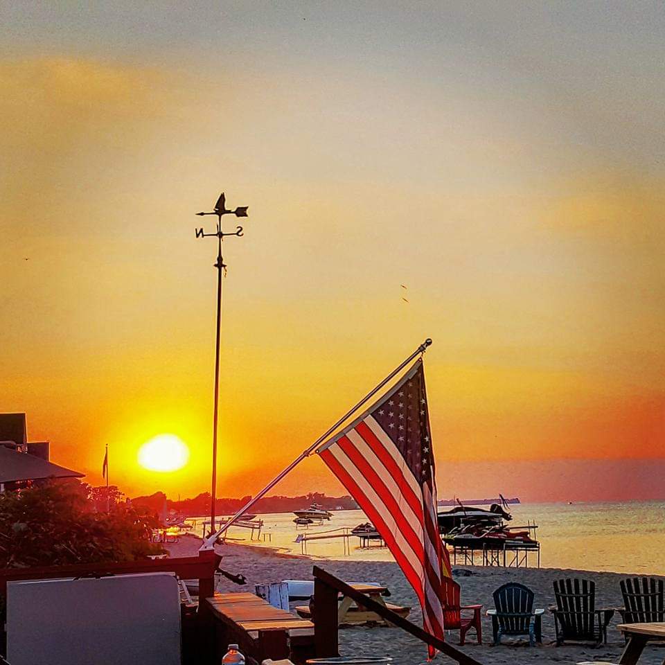 RareCat's tweet photo. @BarryVee @stenec @johnboystrong @Chris_Mears_ @Sheriff_Baxter @Trapper51 @EnglishElective @slicknick52 @dave_bujak @mhennessy5 @jennaemoran @FLOTSYJETSY @BillConsler @wxbywilliams @wnywxguy Let the quality of your deeds speak on your behalf.  #TUBrotherBarry
We must stick together. #ChildrenOfGod #BHumble #BGentile #Love1Another #MentorEachOtherUnselfishly 
#StaySafe #StayIn God bless America and all who read this.
☮❤🙏 https://t.co/tF60wSEyUl