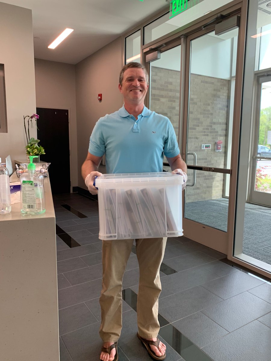 gmsdk12's tweet photo. Today, the first batch of devices and packets were sent to families in need. For those that reached out to Principals, School Counselors, or filled out our district survey--they are on the way to your doorsteps this week! #BelongGMSD https://t.co/46TCT84hlM
