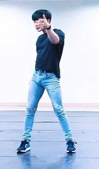 Wonho in jeans