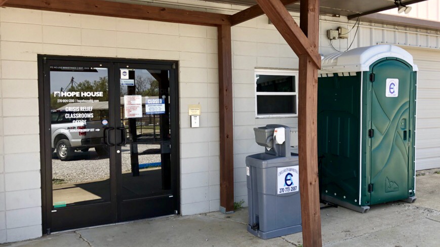hopehousebg's tweet photo. Our main office and new Community Store are hosting two of five public sanitation stations, provided by @WarrenCoEMA in partnership with HOTEL INC and the @CityofBGKY! These will serve our #ReadyToWorkShuttle riders and homeless neighbors to help prevent the spread of #COVID19. https://t.co/TUbLQG8PsZ