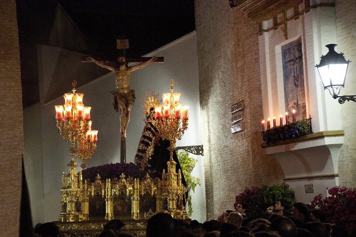 hdaddesantacruz's tweet photo. MARTES SANTO

Nuestra Estación de Penitencia desde casa debe tener, un homenaje y una oración para todos aquellos que nos han dejado; para todos los que han encarado con valentía, entrega y amor la situación y para los todos los que han sufrido y van a sufrir sus consecuencias. https://t.co/vdMtdY4Kje