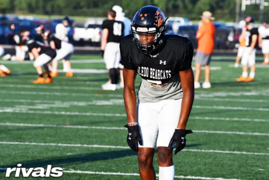 Numbers don't lie: 122 tackles (80 solo), 3 INTs, 2 defensive TDs.

Aledo DB Bryan Allen Jr. had a monster sophomore season -- and he has the offers to prove it. He spoke to @PonyUpRivals about #SMU entering the race.

READ: rvls.co/2V5CUL4

#PonyUpDallas #txhsfb #PonyUp