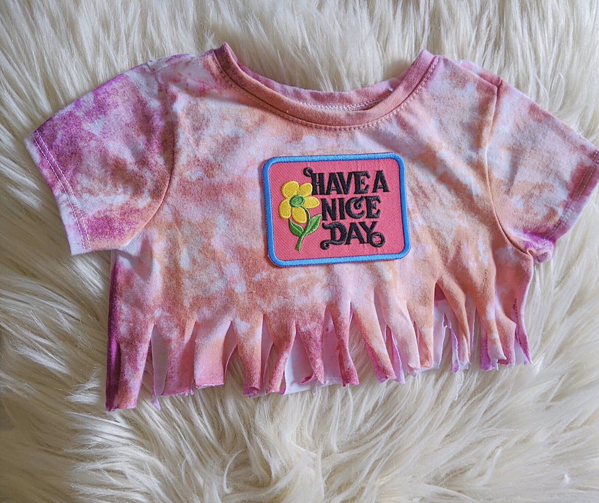 psrainbows_'s tweet photo. Obviously just practicing BUT if I can perfect these I’ll release crop tops next 😬 #leftyprobs https://t.co/Xiy2MjaoIh
