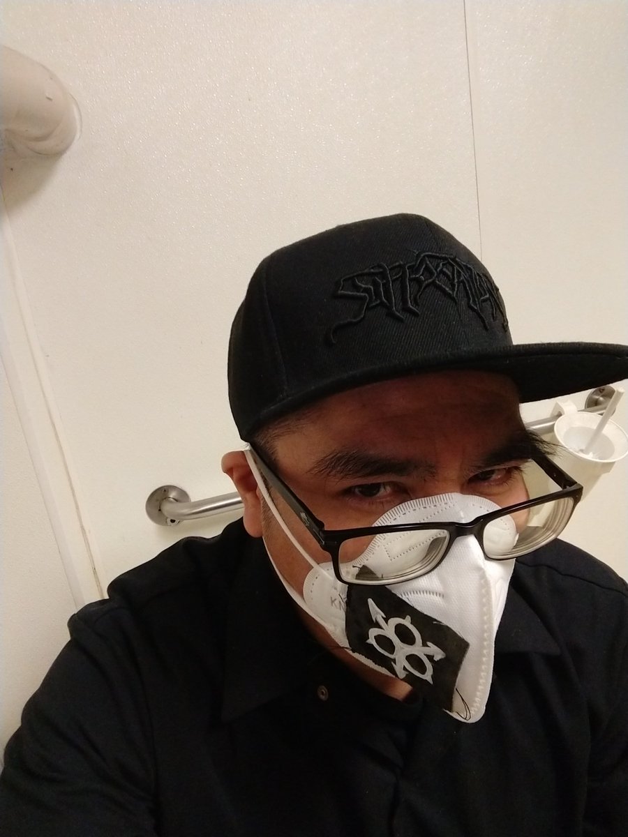 corpseraper's tweet image. Poopin during the end times