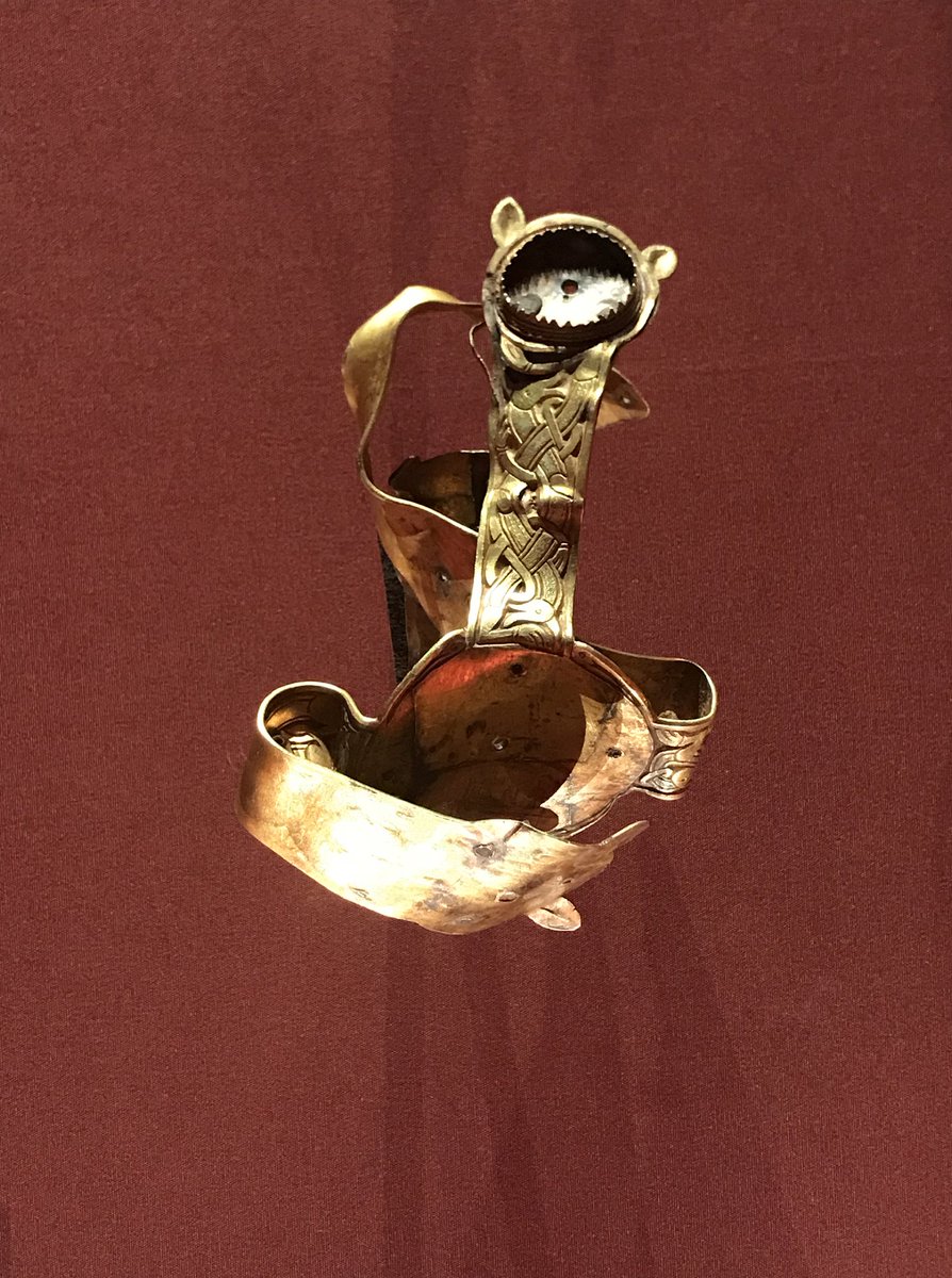 The Folded Cross—an incredibly powerful, 1,200-year-old object from among the Anglo-Saxon Staffordshire Hoard, on which so much great conservation work was done at  @BM_AG  #MuseumsUnlocked