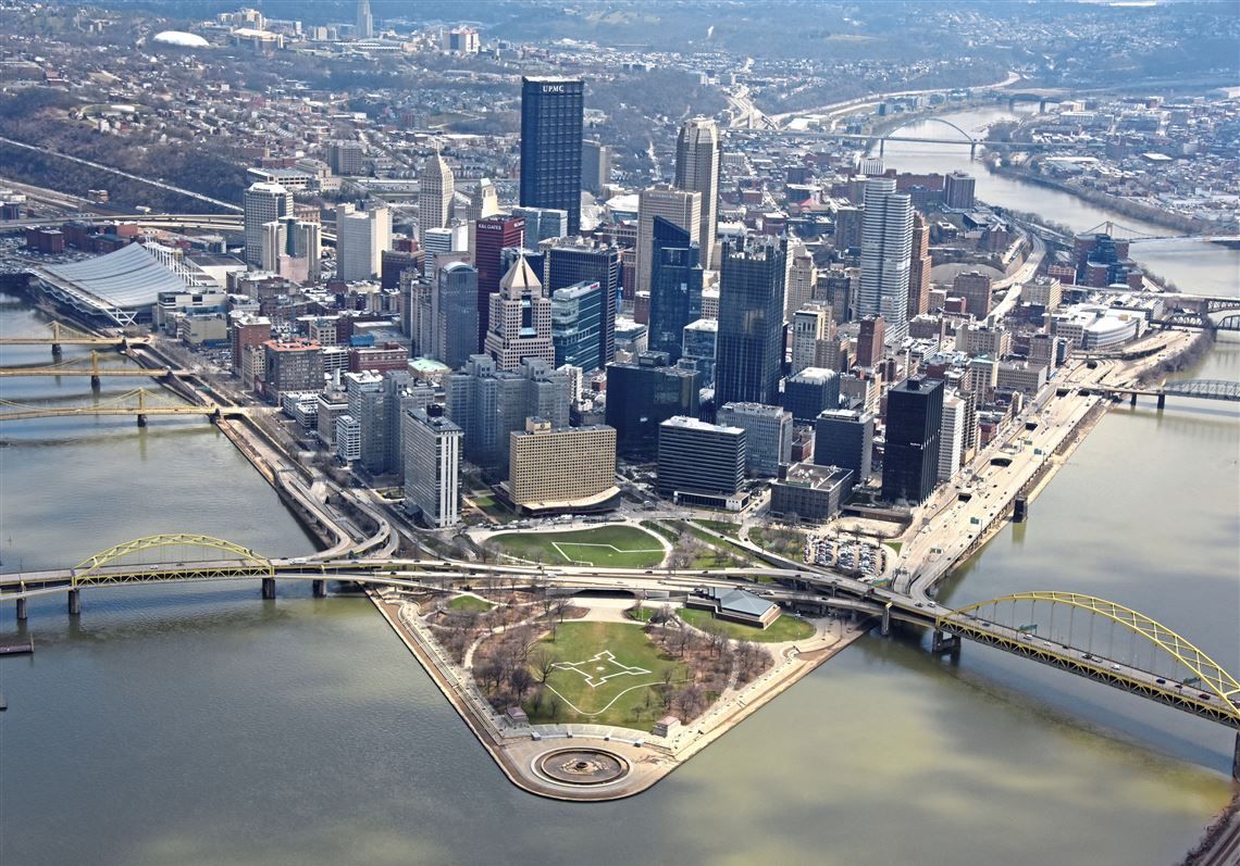 DowntownPitt's tweet photo. Tomorrow night: Downtown and surrounding neighborhoods will light up the night in an "“Illumination Ovation” saying thank you to Pittsburgh's front-line workers.

Read more ➡️ https://t.co/uCoAaeMjmw https://t.co/VCWnwDJfkH