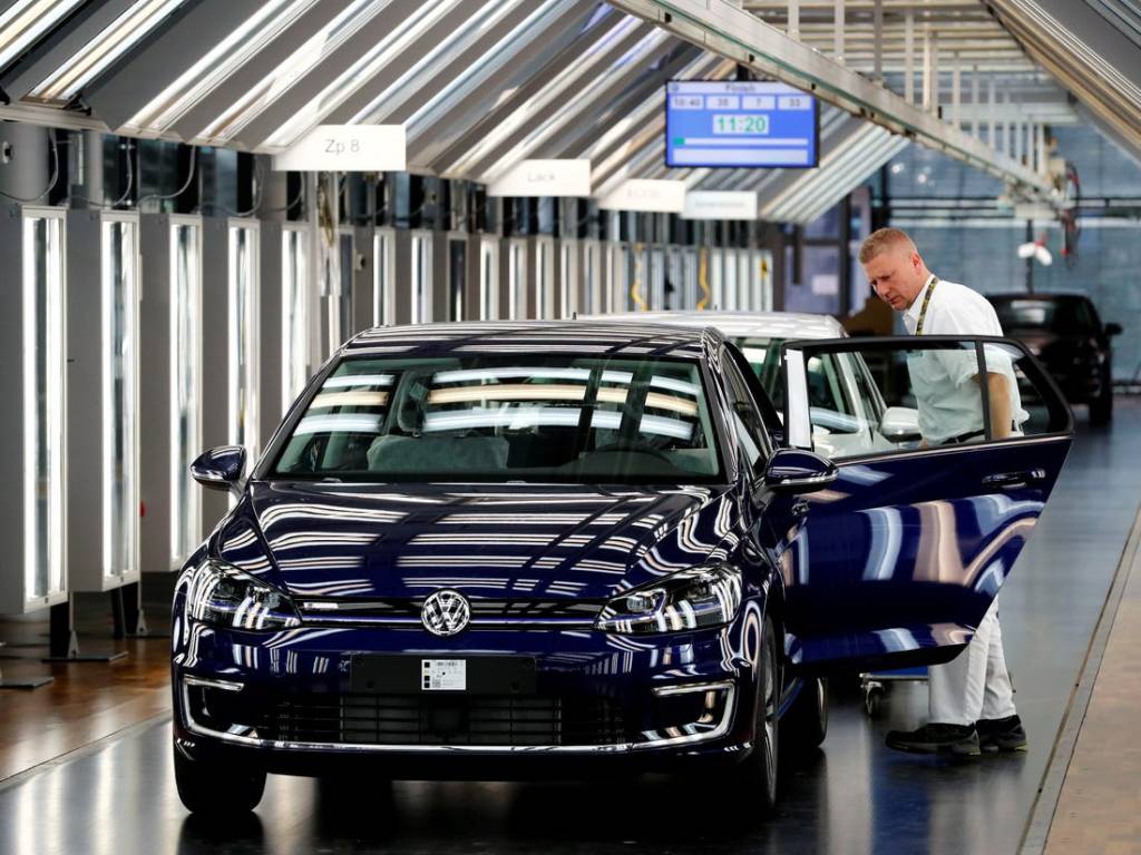 Volkswagen, İçten Yanmalı Motorların Devrinin Hâlâ Bitmediğini Savunuyor #teknoloji #otomobil #volkswagen #elektrikliaraç #içtenyanmalımotor teknobuk.com/volkswagen-ict…