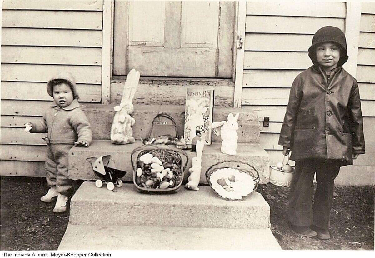 MadgeOberholtz1's tweet image. From @IndianaAlbum “Indianapolis, 1940: The Easter Bunny was good to Susan Koepper &amp;amp; fam leaving toys, bunnies, books &amp;amp; baskets of eggs &amp;amp; candy.
It’s thought German immigrants furst brought Easter hare tradition to Pennsylvania in 1700s 🐣 🐇 
See:
indianaalbum.com.