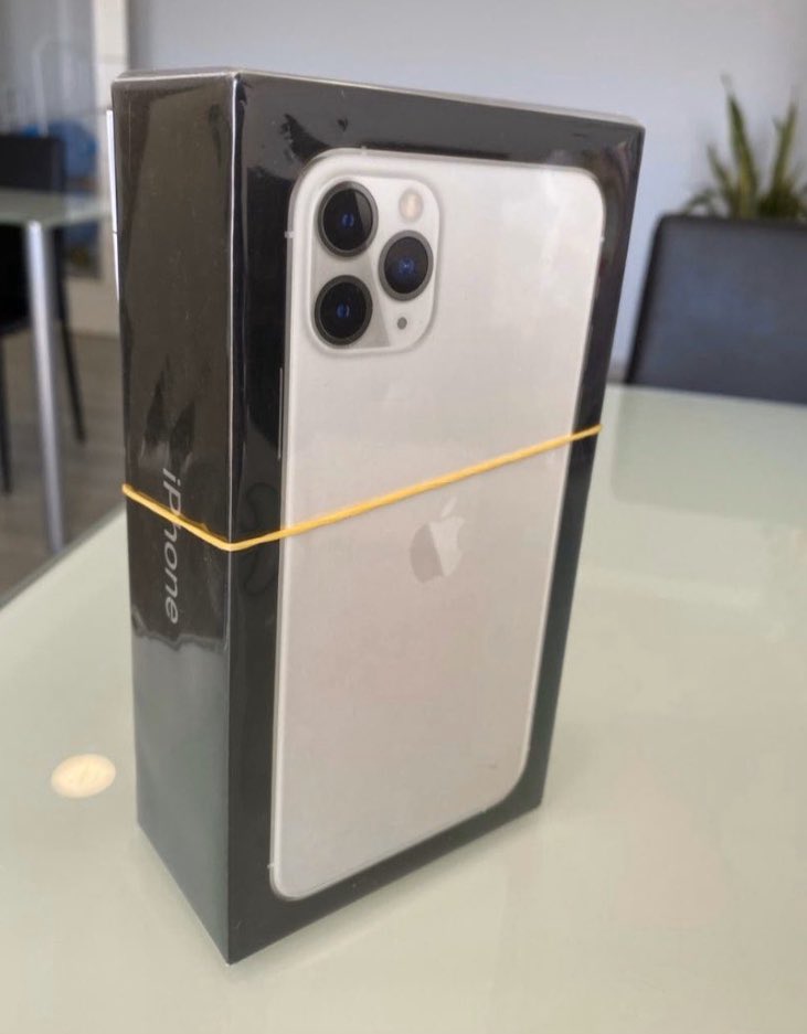 Hey guys! Who wanna this iPhone 11 Pro Max? 😎