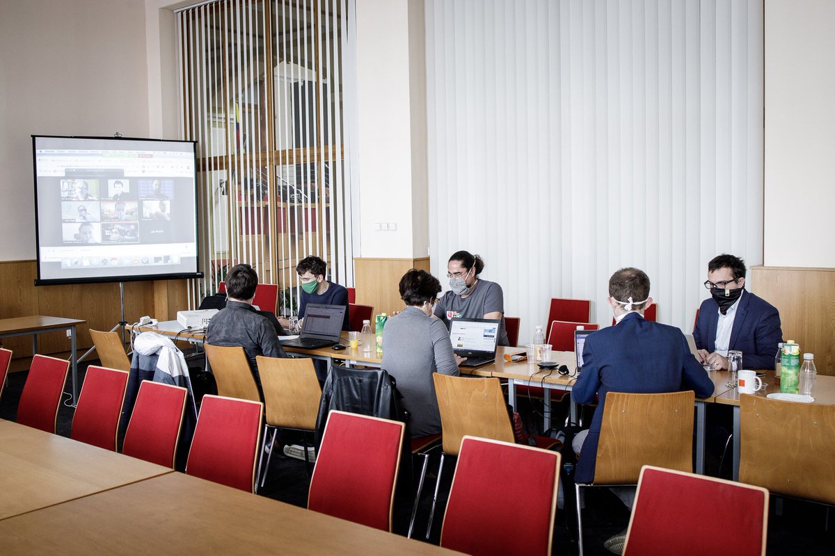studenik's tweet image. Dnes jsme po on-line prezentacích vybrali 11 postupujících týmů projektu do nakopniprahu.cz gratulace finalistům a díky @PrahaEU @ZdenekHrib #nakopniprahu