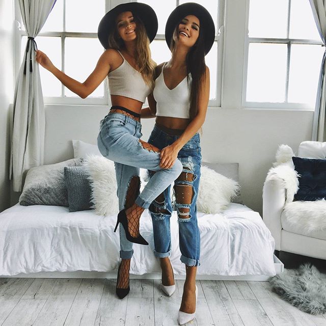 RopaCool57's tweet photo. Con jean, tacón y crop top siempre lucirás perfecta.
🚨Síguenos en🚨
👉 https://t.co/At2nRteym8 👈
👉 https://t.co/z3NGICGQ19 👈
📷Photo 👉 Pinterest
#RopaJuvenil #RopaFemenina #RopaDeDama #RopaParaMujeres #RopaParaChicas #RopaFashion #RopaCool #ModaFemenina #Cool #Look https://t.co/Ym8e9shM0t