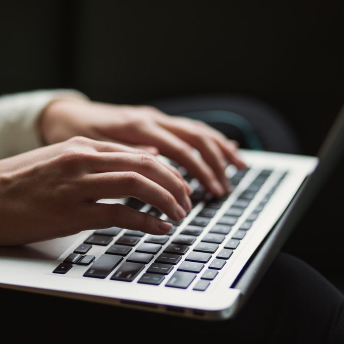 FastFrameATX's tweet image. Are you unsure which frame to choose to compliment your home? Try checking out different blogs and magazines to find colors, textures, and styles you love.